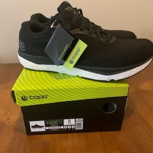Topo Athletic Mens Magnifly 3 Running Shoe New